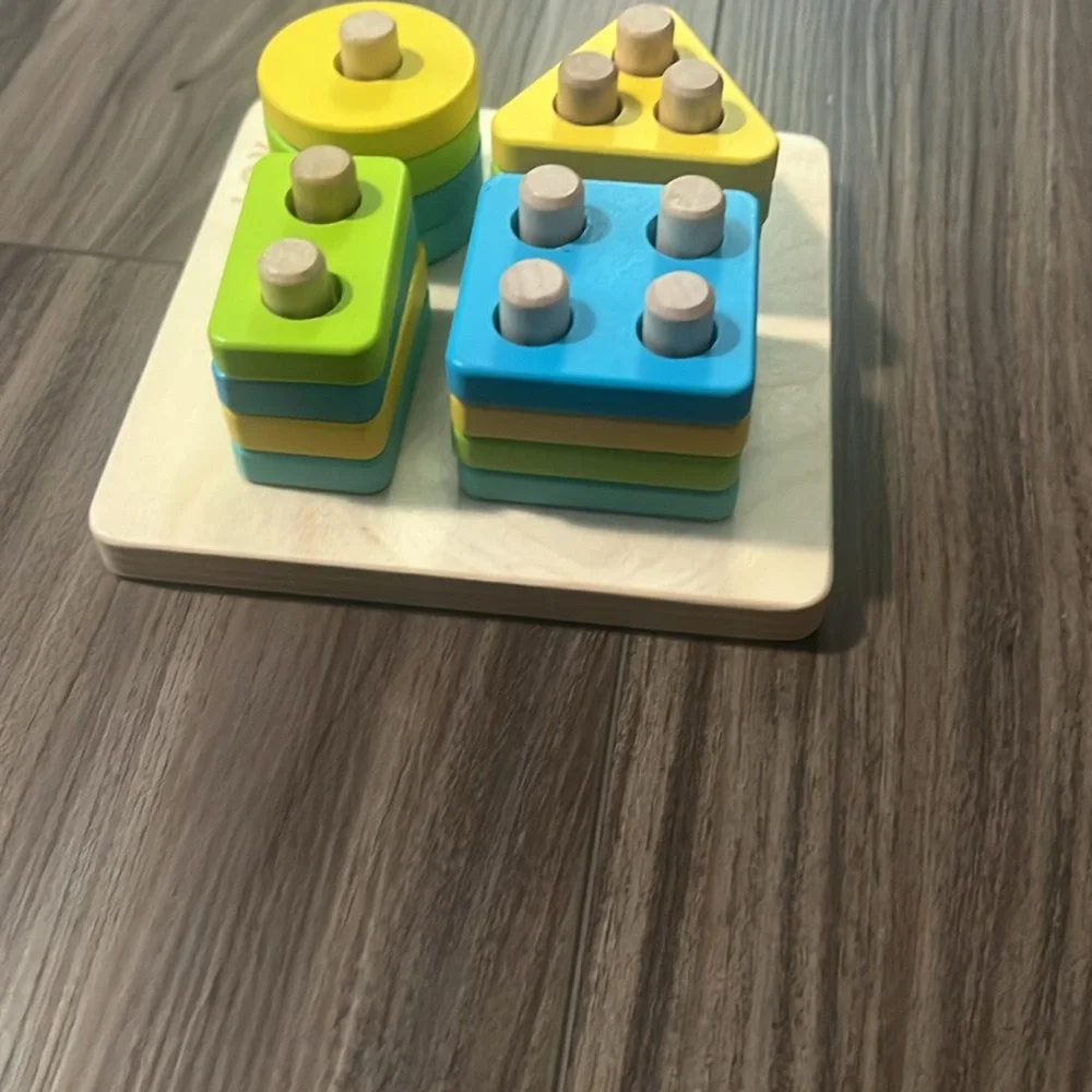 Lovevery Wooden Shape Sorter - Picture 3 of 3